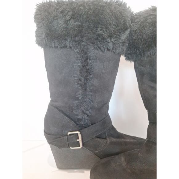 American Eagle Black Faux Suede Wedge Boots Women’s 9.5 Fur Trim Buckle - Picture 3 of 8